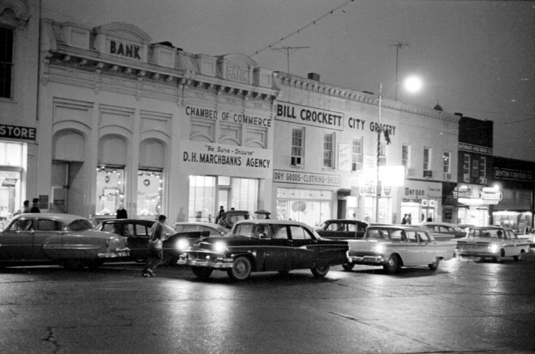 Night scene on Square, 1961, photo by Martin Dain (c) The Martin J. Dain Collection.