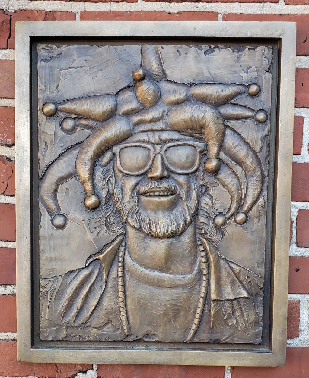 A monument of Ron Shapiro, owner of the beloved Hoka Theatre, is installed near the front door of The Powerhouse in Oxford. Photo by Newt Rayburn.