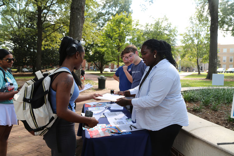 Voter-Registration-Day-750